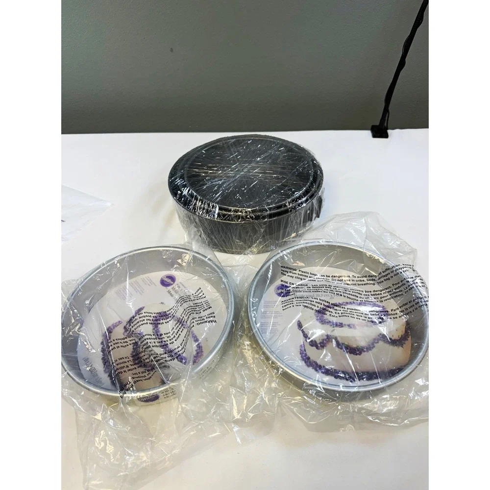 Wilton Cake Pan Lot 5pc Performance 8